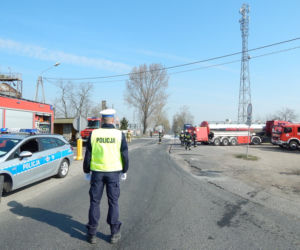 Chwile grozy w powiecie radziejowskim. Łatwopalna substancja na drodze!
