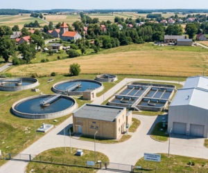 Szok! Urodziła żywe dziecko i wrzuciła je do ścieków. Ciało wypadło z beczkowozu. Nie miał szans
