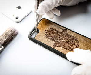Drewniane etui na telefon