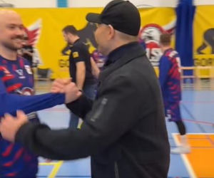 Niespodziewana wizyta Karola Nawrockiego na meczu! Szok, kto mu towarzyszył. Wideo niesie się po sieci!