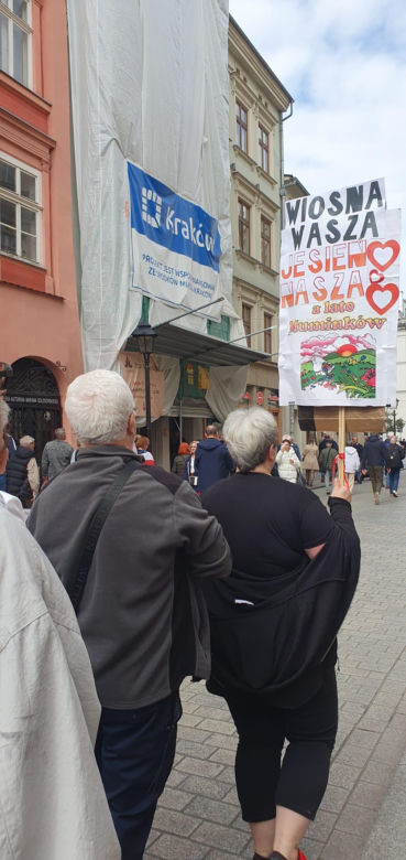 Przez Kraków przeszedł marsz solidaryzujący z warszawskim Marszem Miliona Serc