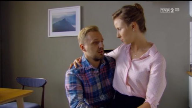 O mnie się nie martw 5 sezon odc. 2 Krzysiek (Paweł Domagała), Marta (Katarzyna Ankudowicz)