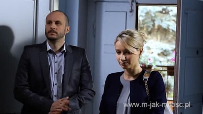 M jak miłość. Robert Lubiński (Tomasz Borkowski), Beata (Joanna Orleańska)