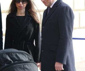 Marta Kaczyńska z mężem, jedną córką i synkiem na Wawelu 