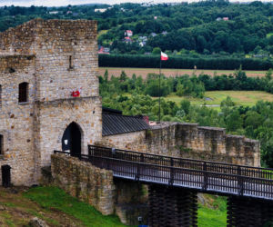 To miasto w Małopolsce ma jeden z najpiękniejszych zamków. Jan Długosz pisał w nim swoje kroniki