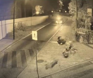Ukradli motocykl, bo nie chcieli iść pieszo. Nocny pościg zakończony w słupie!