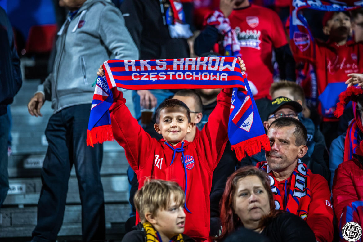 Kibice na meczu Raków Częstochowa - Aris