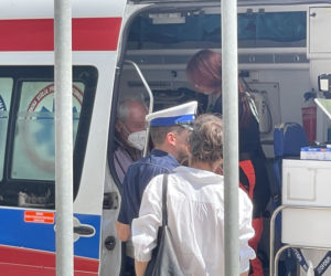 Po chodniku pociekła krew. Rozpędzony rowerzysta staranował emeryta. Tragedia w Al. Solidarności