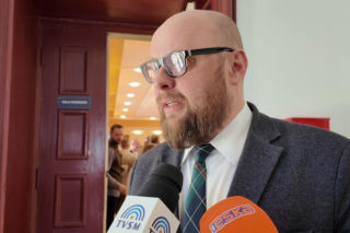 Zamieszanie w Radzie Miejskiej Grudziądza. Szymon Gurbin pozostanie przewodniczącym