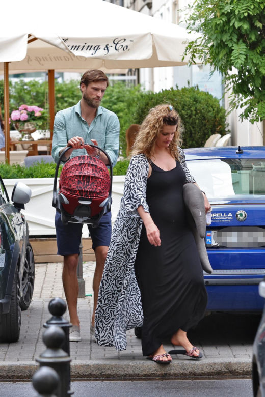 Zborowska i Wrona pokazali Jaśminę babciom