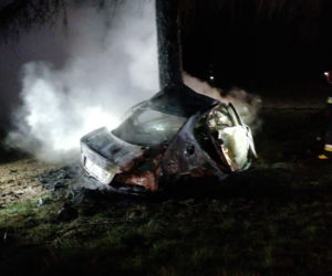 Tragiczny wypadek koło Jaświł. Auto stanęło w płomieniach. Zginęły dwie osoby