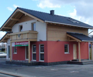 Dom modułowy: ciepła konstrukcja ściany, drewno i wełna mineralna