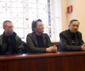 Kazałem się jej rozebrać i zrobiłem to z nią. Zadawałem ciosy nożem. Nie chciałem zabić