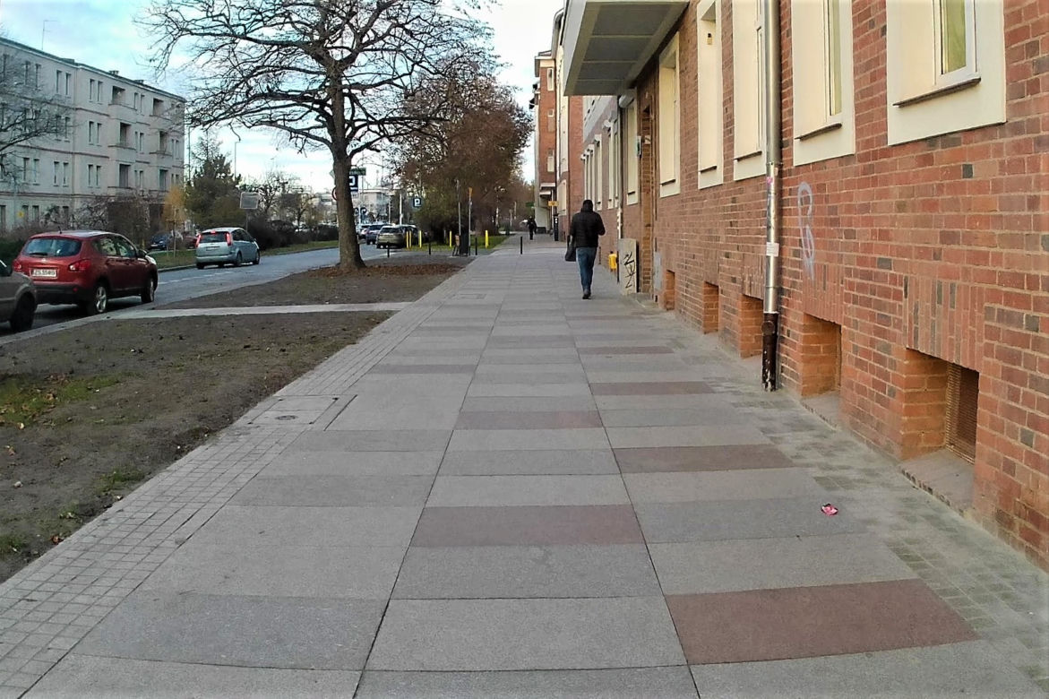 Drzewa powróciły na aleję Bohaterów Warszawy