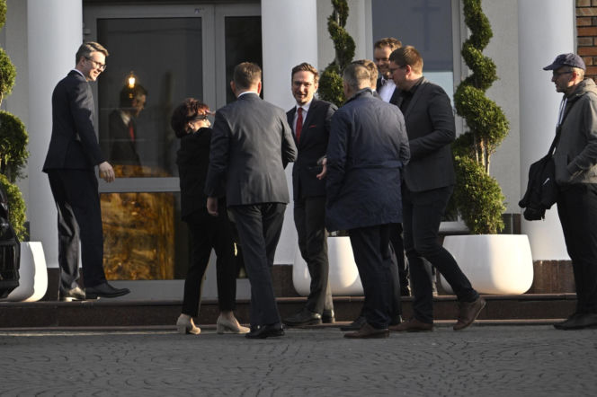 Politycy PiS jadą na wyjazdowe posiedzenie klubu