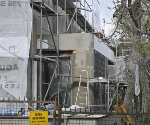 Niekończący się remont sąsiadów Kaczyńskiego