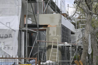 Niekończący się remont sąsiadów Kaczyńskiego