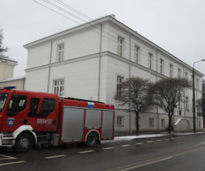 Ewakuacja szkoły w Radzyminie, uczeń przyniósł niewybuch na lekcje