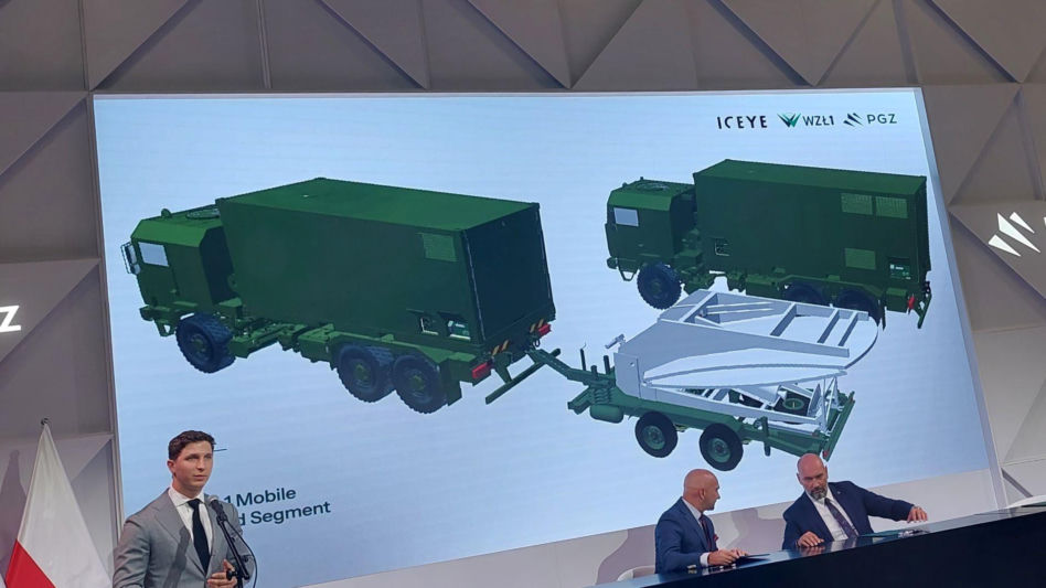 Uroczyste podpisanie umowy między PGZ, WZŁ-1 i ICEYE