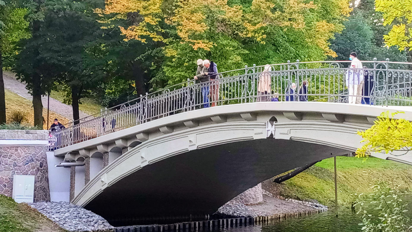 Wyremontowany mostek nad Rusałką