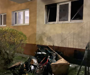 Kłęby dymu i ogromny smród. Kawalerka na Ochocie stanęła w ogniu