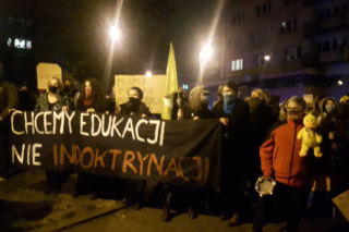 Nie dla ministra Czarnka. Uczniowie i studenci protestowali pod łódzkim kuratorium! [zdjęcia]
