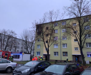 Kędzierzyn-Koźle. Pożar strawił dwa mieszkania! Rodzina z dziećmi bez dachu nad głową [ZDJĘCIA ZE SPALONEGO MIESZKANIA]