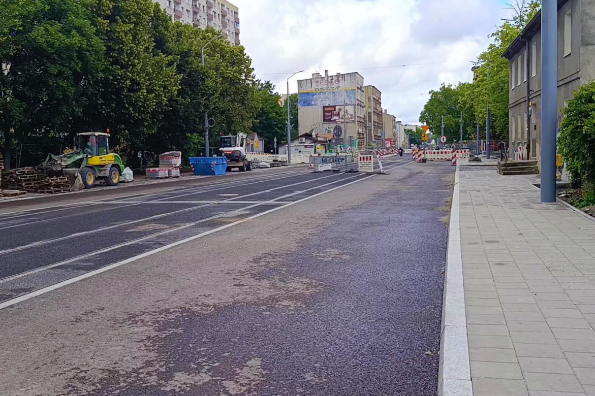 "Torowa rewolucja" na al. Powstańców Wlkp. - czerwiec 2026