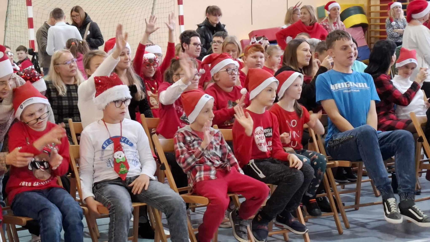 Mikołaj z Rovaniemi odwiedził uczniów Szkoły Podstawowej Specjalnej nr 19