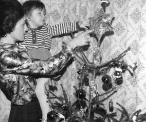 Tak ubierano choinki w PRL-u. Te archiwalne zdjęcia to prawdziwe perełki!