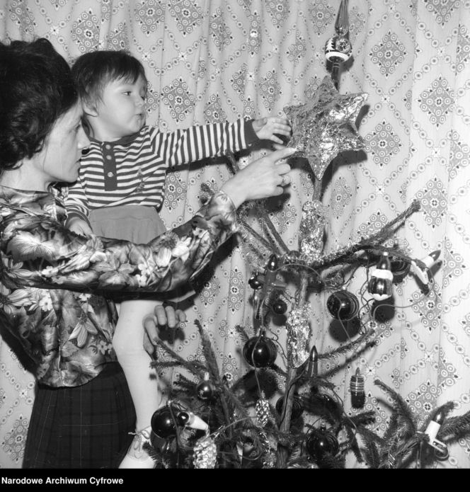 Tak ubierano choinki w PRL-u. Te archiwalne zdjęcia to prawdziwe perełki!