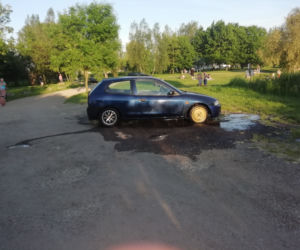 Samochód wykąpał się na Bagrach - i to dosłownie!
