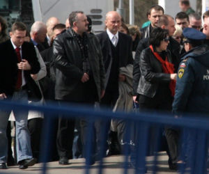 Kolejni krewni ofiar lecą do Moskwy. Trwa identyfikacja zwłok