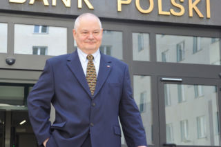  Ile zarabia prezes NBP? Majątek Adama Glapińskiego 