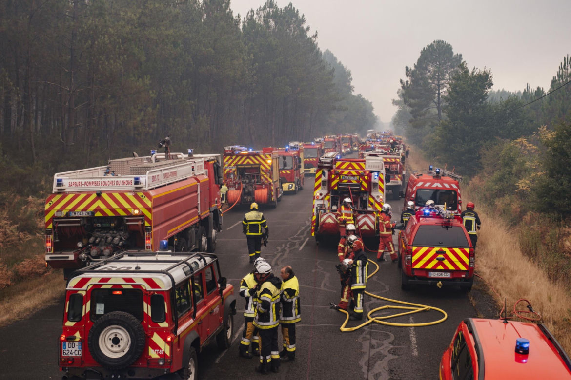 "Apokaliptyczne" pożary we Francji! Ogień wytworzył burzę z piorunami