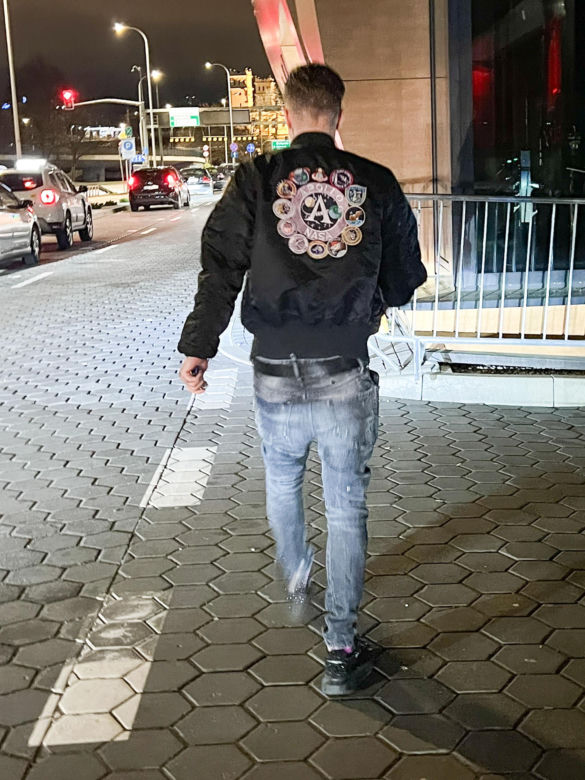 Jakub Kosecki na nocnej imprezie 