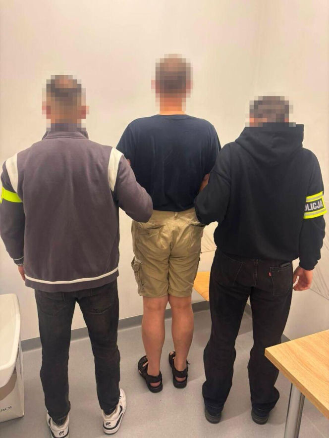 Strzelił kobiecie w głowę z wiatrówki. W domu miał rewolwery, strzelby i łuk