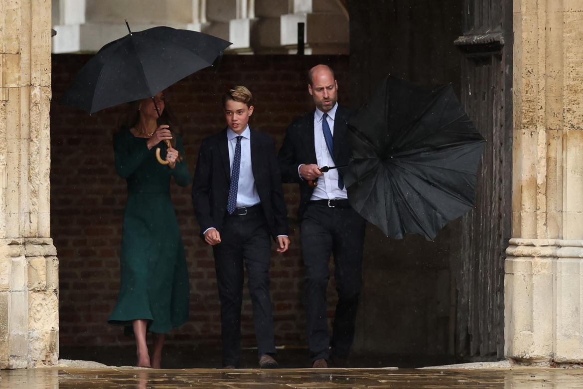 Książę George rozpoczął naukę w Eton. 25 lat temu tą samą szkołę rozpoczynał jego ojciec książę William