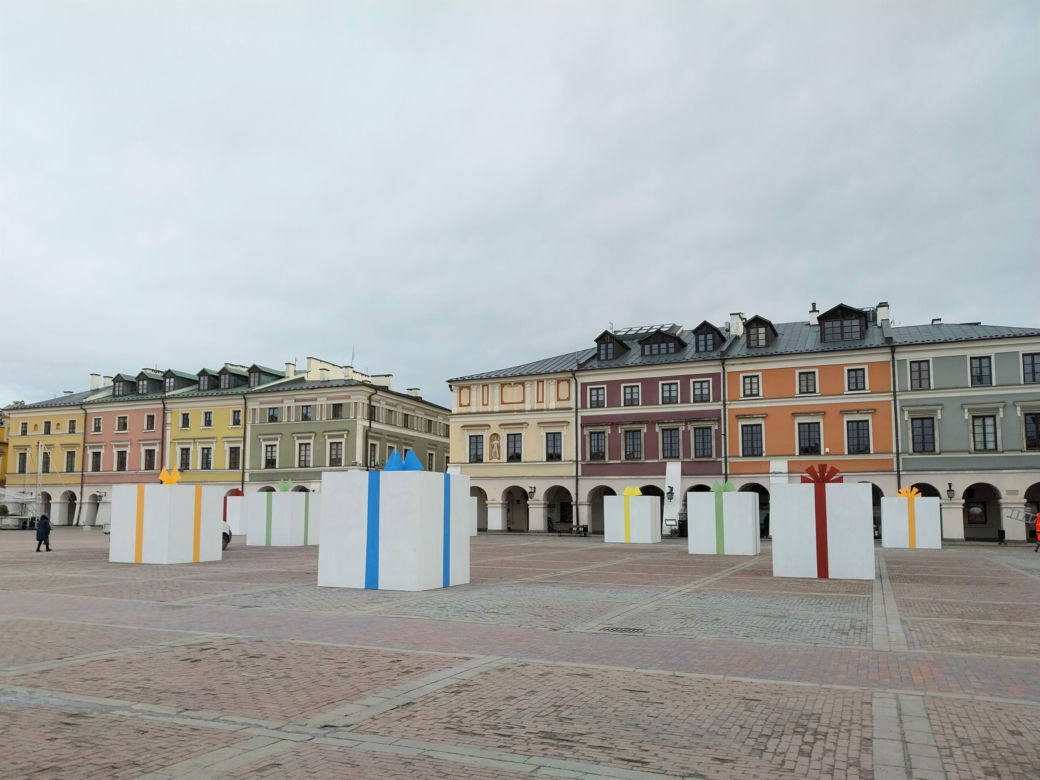 Dekoracje świąteczne na Rynku Wielkim w Zamościu