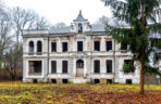 Opuszczona willa w Konstancinie