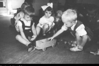 Quiz. Dzieciństwo w PRL-u. Sprawdź, ile pamiętasz z tego okresu