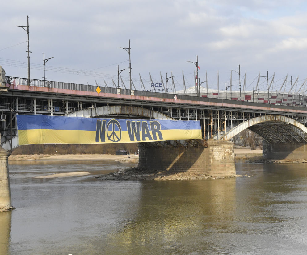 Piękny gest warszawiaków. Na moście Poniatowskiego zawisł ogromny banner