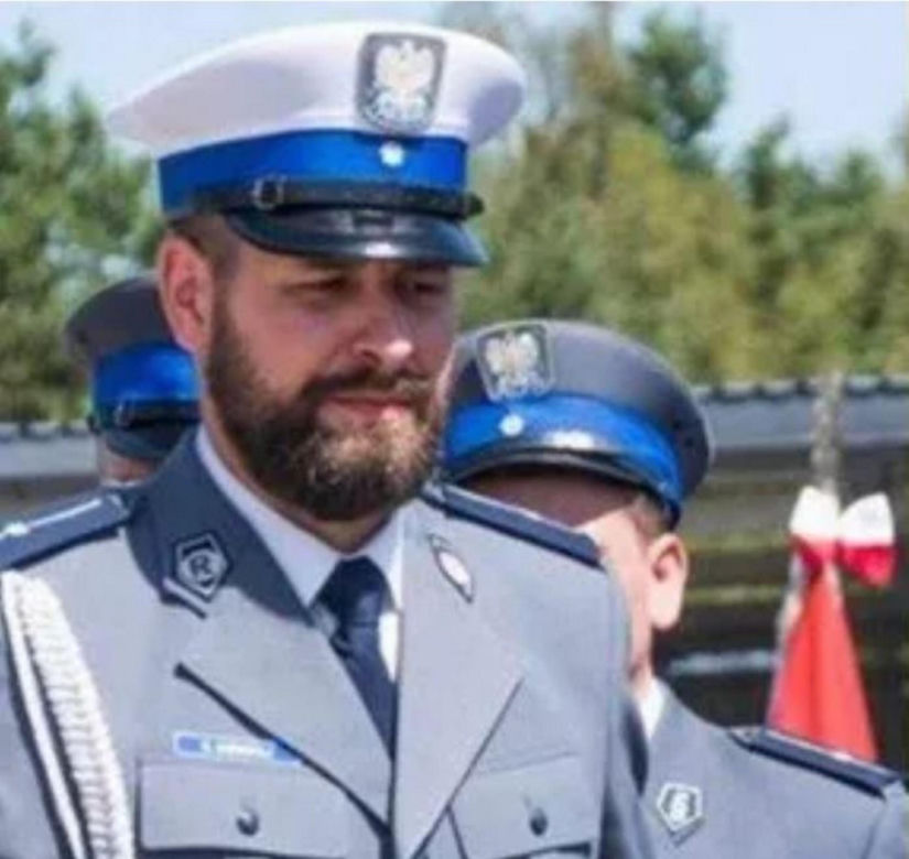 Potrącony policjant z Poddębic walczy o życie. Domniemany sprawca próbował spalić auto [ZDJĘCIA]