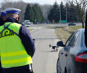 Na drogowych piratów polują z...nieba! Lubelscy policjanci mają nowy sposób na niesfornych kierowców