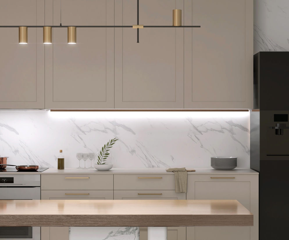 Kremowa kuchnia nie musi być monotonna! Zobacz, jak ją urządzić 