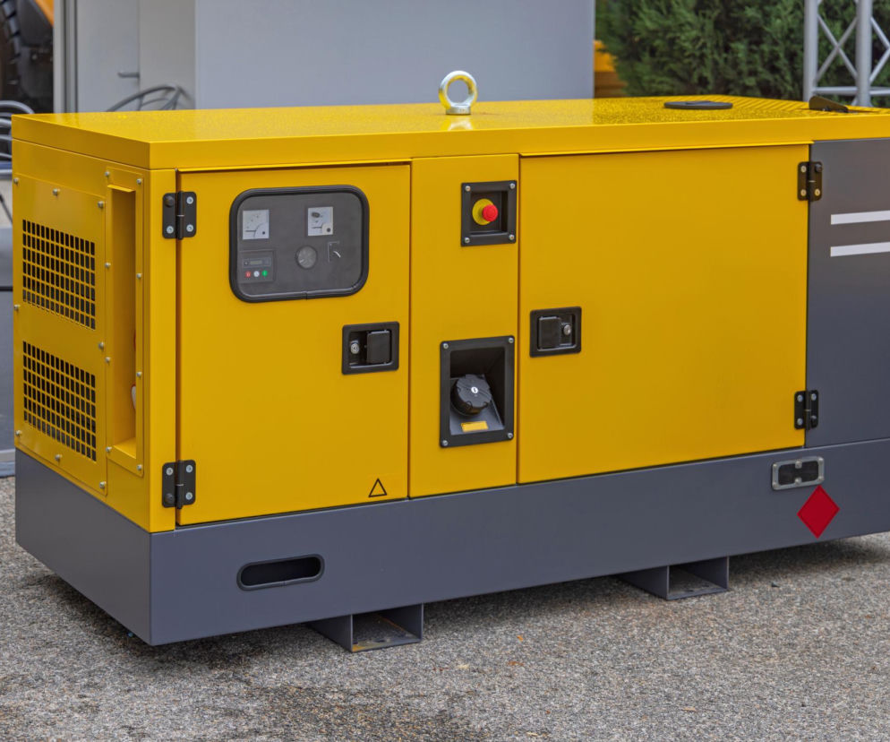 Mobilne urządzenie zasilające na placu budowy – rodzaje, zastosowanie i ograniczenia