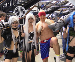 Hostessy i cosplaye na IEM 2016