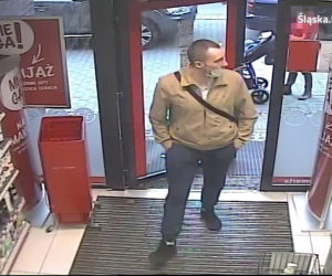 Zabrze: Weszli do drogerii i ukradli perfumy? Rozpoznajesz ich? [ZDJĘCIA]