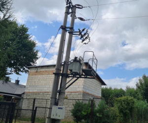 Chłopiec porażony prądem walczy o życie! Wspiął się na słup energetyczny w Racławówce [ZDJĘCIA]