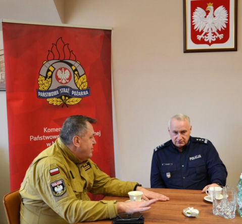 Stop pożarom traw!  Mówią policjanci i strażacy z Nowego Sącza 